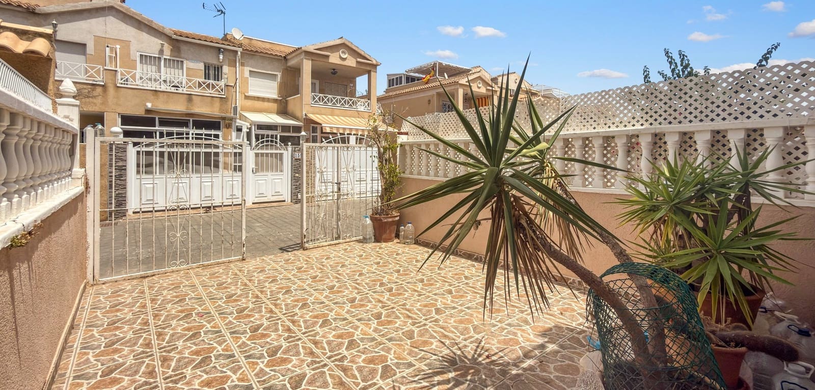 Townhouse for sale in Parque Acuático - Sector 25, Torrevieja, Alicante photo 2