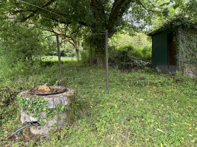 Spacious Village House (about 200 m² Living Space), Stone, to Renovate, with Garden photo 5