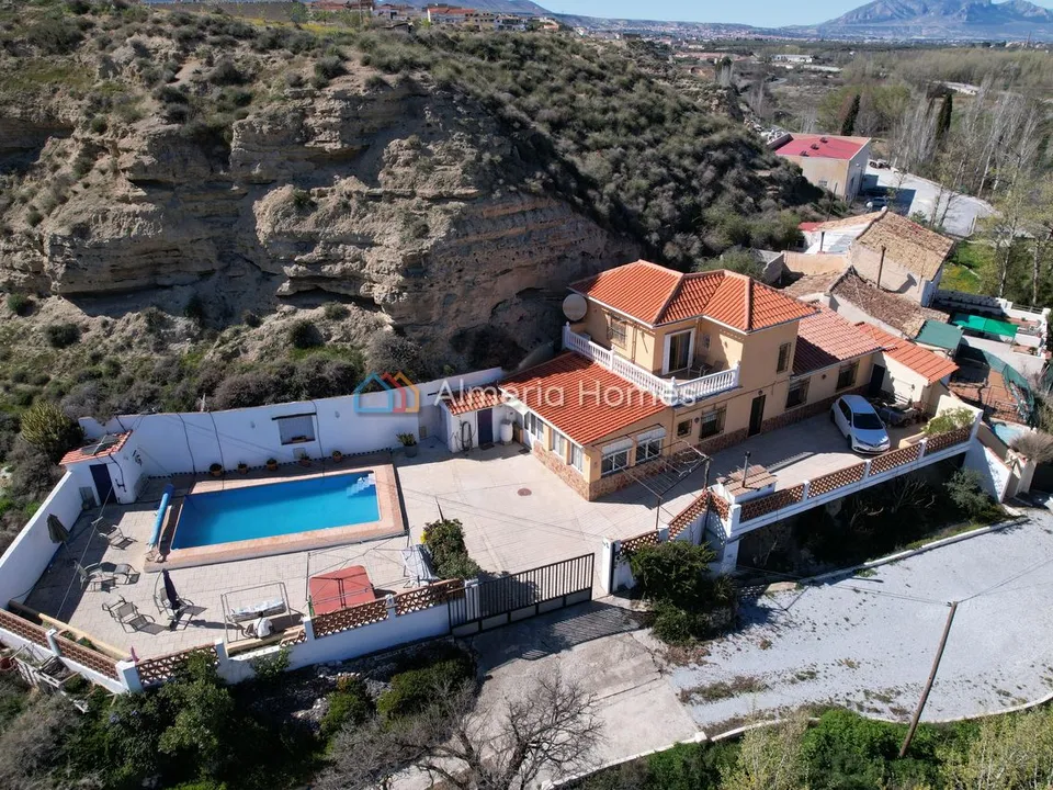 Almeria Homes photo 2
