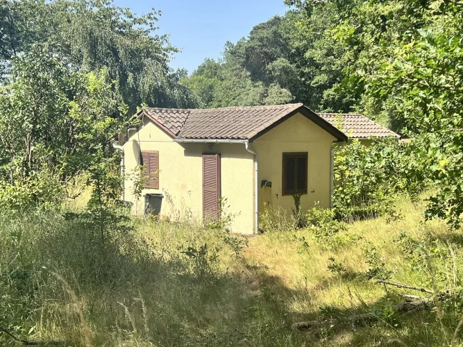 Small House Requiring Renovation - Ideal Holiday Home
