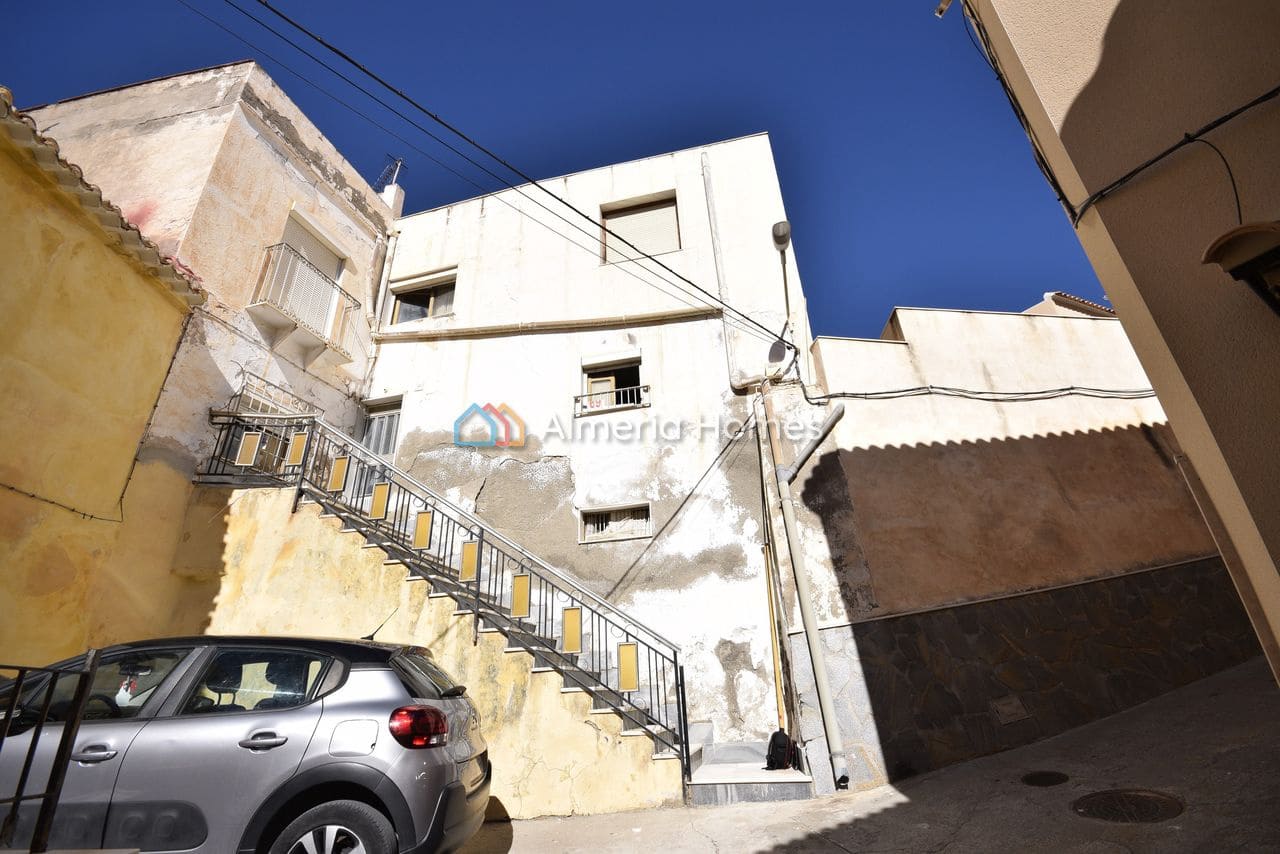 Townhouse for sale in Macael, Almería