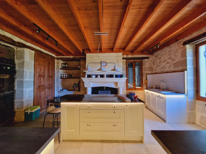 3 Bedroom Stone Farmhouse with Pool and Views photo 2