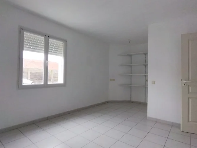 Accessible 2-Bedroom House with 104 m² in the Center of Dompierre photo 3