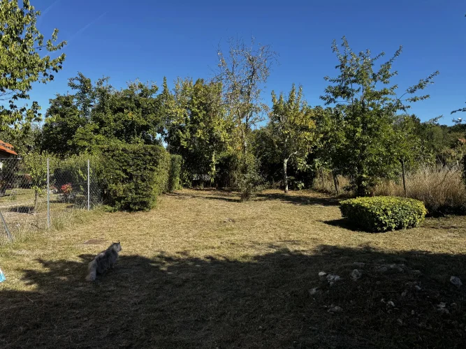Charming Character Property with Plenty of Potential - Champagne-Et-Fontaine photo 2