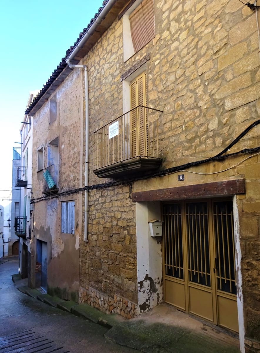 Townhouse for sale in Maella, Zaragoza