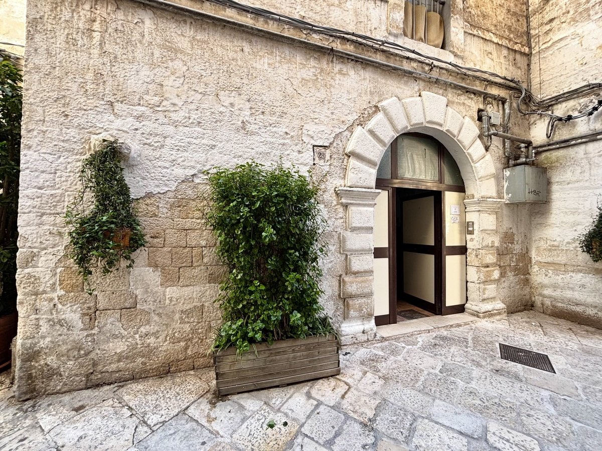 2 bedrooms historic apartment, 187 m² Bari, Bari (province)