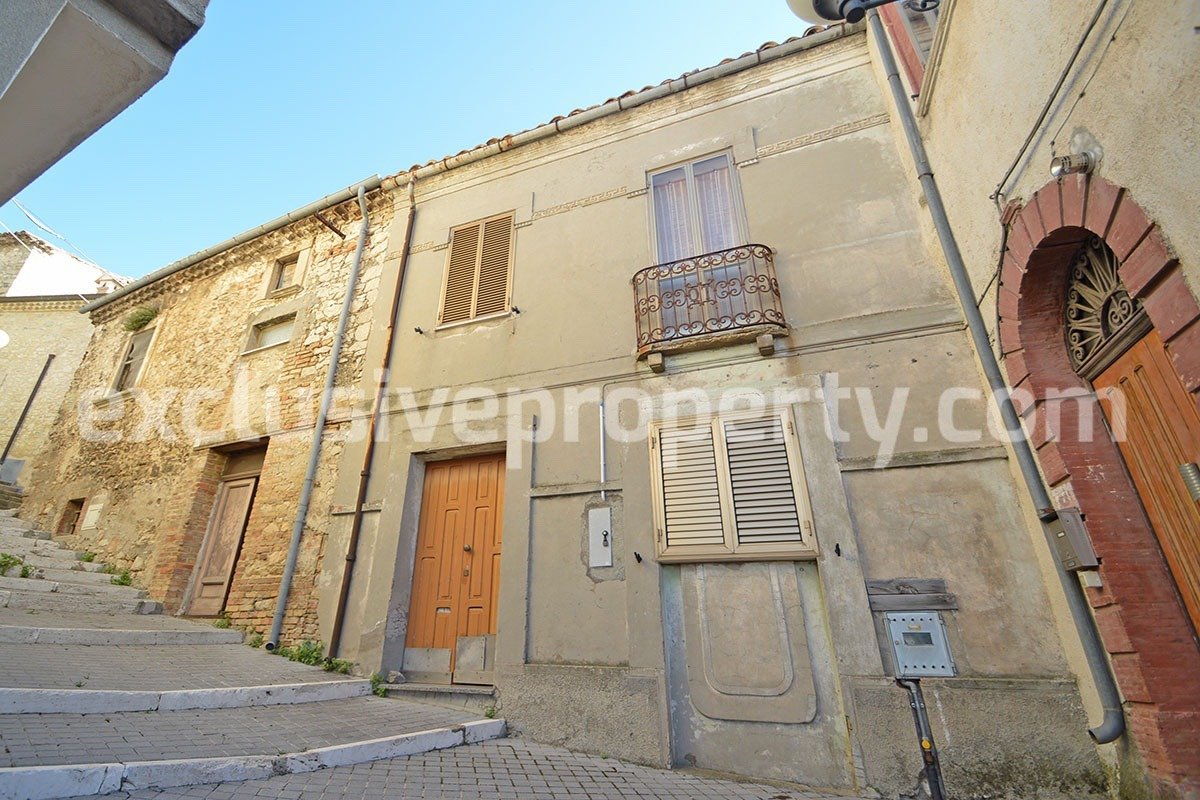 3 bedrooms house, 150 m² Carunchio, Chieti (province)