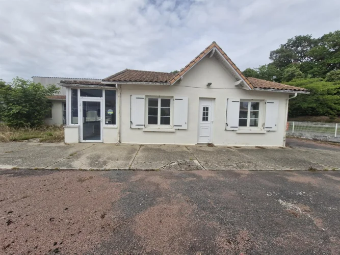 House 80 m² on a 427 m² Plot in 17132 Meschers-Sur-Gironde