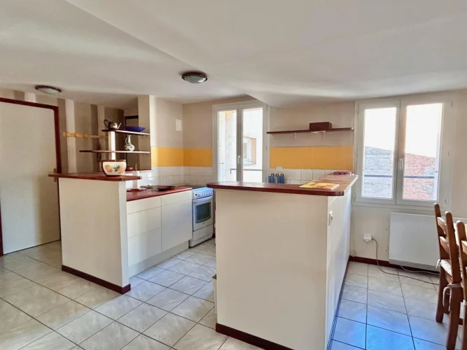 3-Room Apartment with Terrace and Mountain Views photo 2