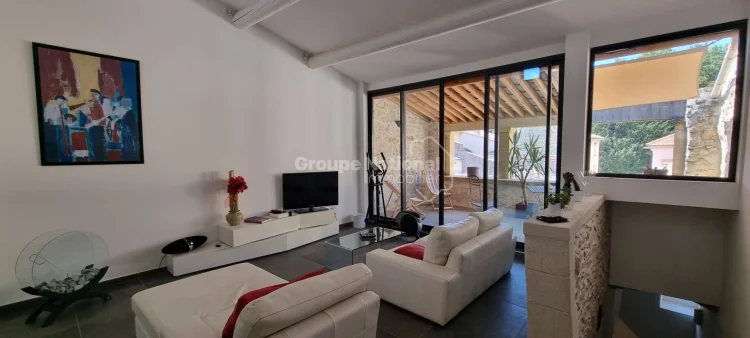 Characterful House 112m², Terrace and Garage photo 4