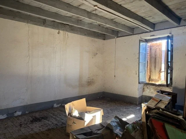 Farmhouse Ruin to Renovate on 9,000 m² of Land photo 5