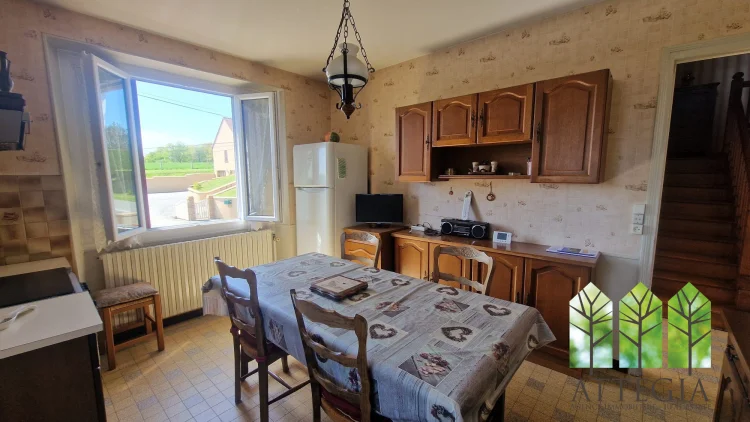 Spacious Semi-Detached Country Home with Garden & Workshop photo 5