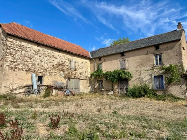 Farmstead Building to Renovate with a Beautiful View photo 2
