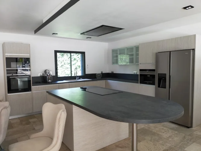 Discover this Pleasant Single-Story House on a 2035 m² Plot in the Countryside photo 3