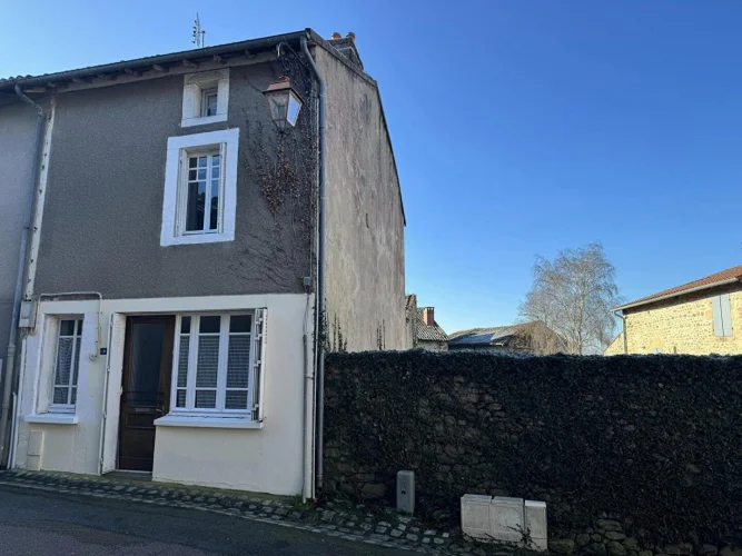 Haute Vienne - Chateauponsac - Small, Cute Townhouse