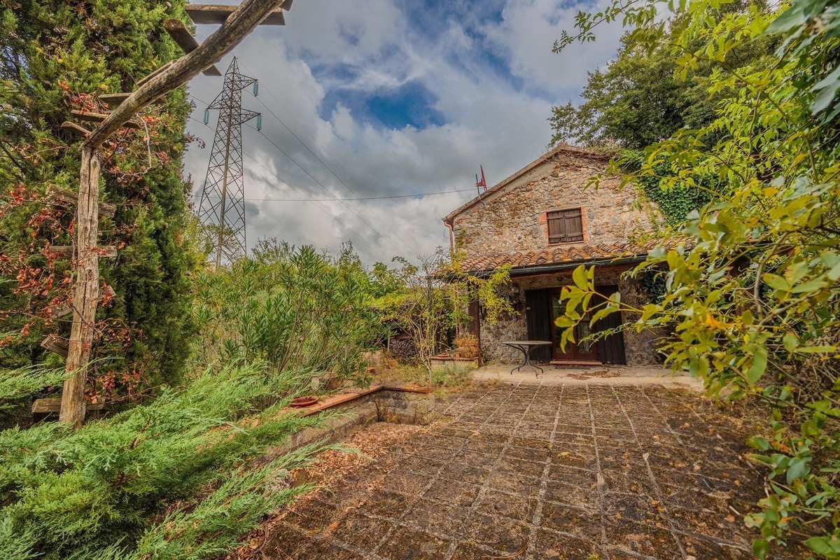 Property in Massa Marittima photo 4