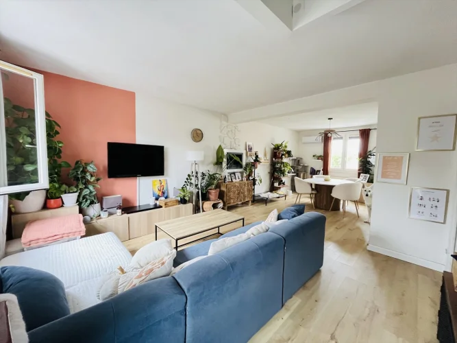 Beautiful 3-Bedroom Pavilion with an Office on a Basement photo 3