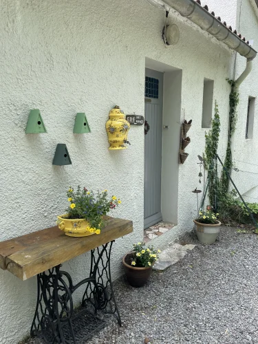 Charming 2-Bed Gîte: Peaceful Nature Retreat at the Gateway to the Sidobre Plateau, 25 mins to Castres