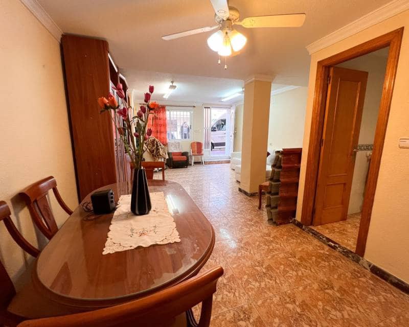 Apartment for sale in Guardamar Playa, Guardamar del Segura, Alicante photo 3