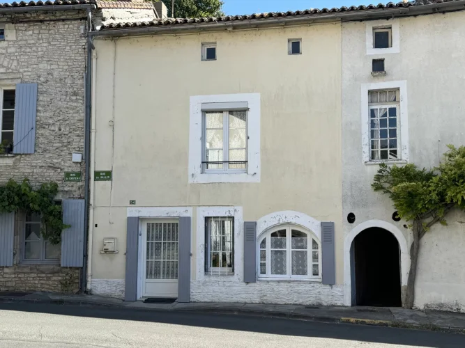 Townhouse in the Center of Verteuil-Sur-Charente