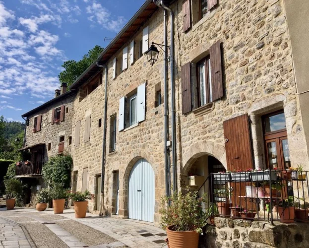 Fully Renovated 4-Bed Village House, Montpezat-Sous-Bauzon, Ardeche