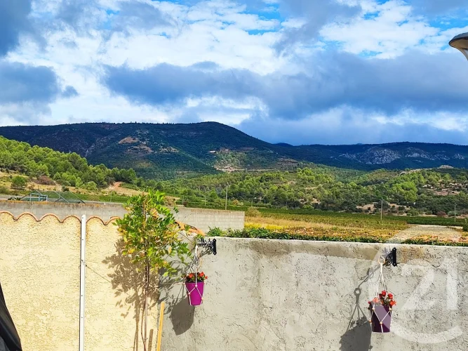At the Foot of the Montagne Noire, in Hérault, this Single-Storey Villa Dating from the 1970s was photo 5