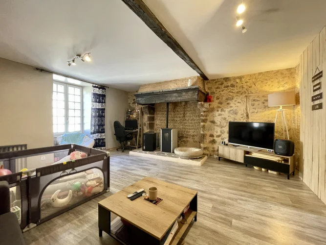 In the Heart of a Tourist Village, a Charming Renovated Char photo 4