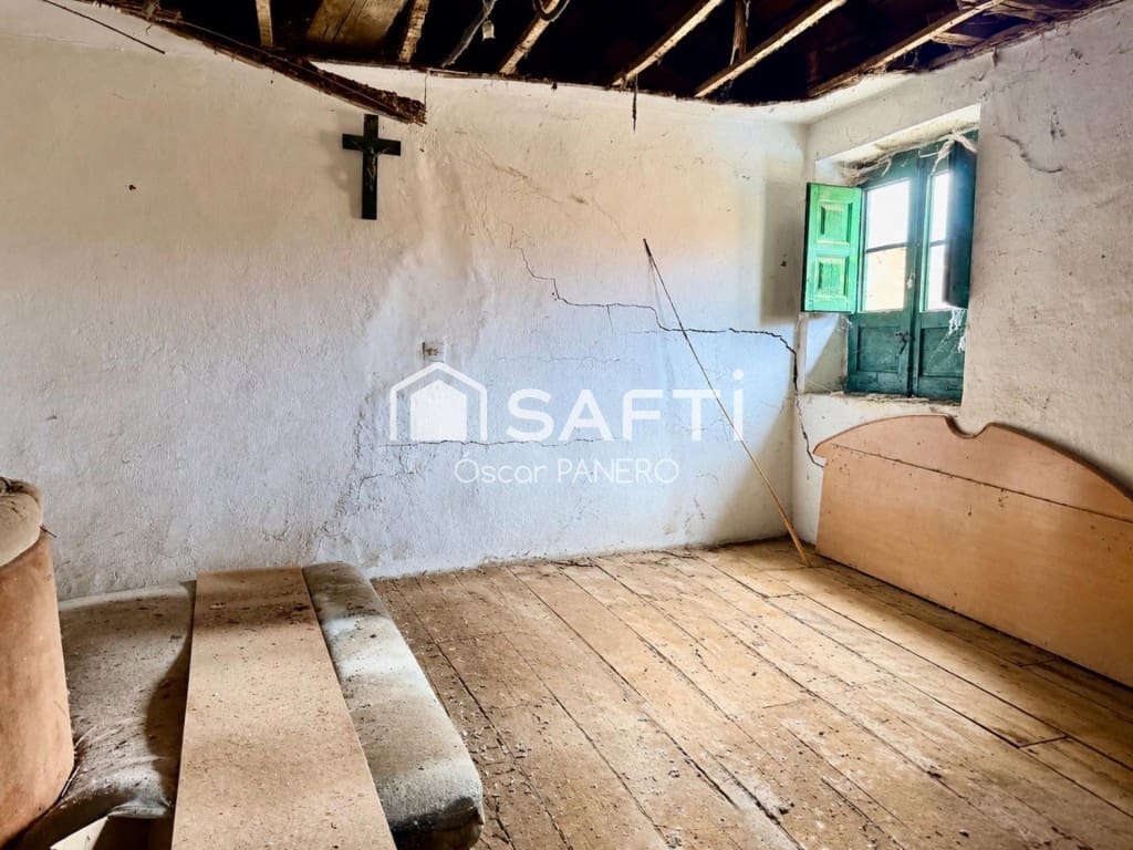 Villa for sale in Valverde de la Virgen, León photo 5