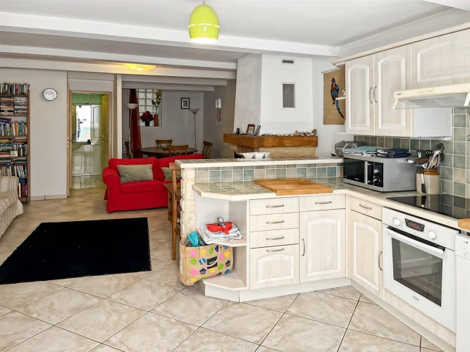 Spacious Townhouse with Self-Contained Studio photo 4