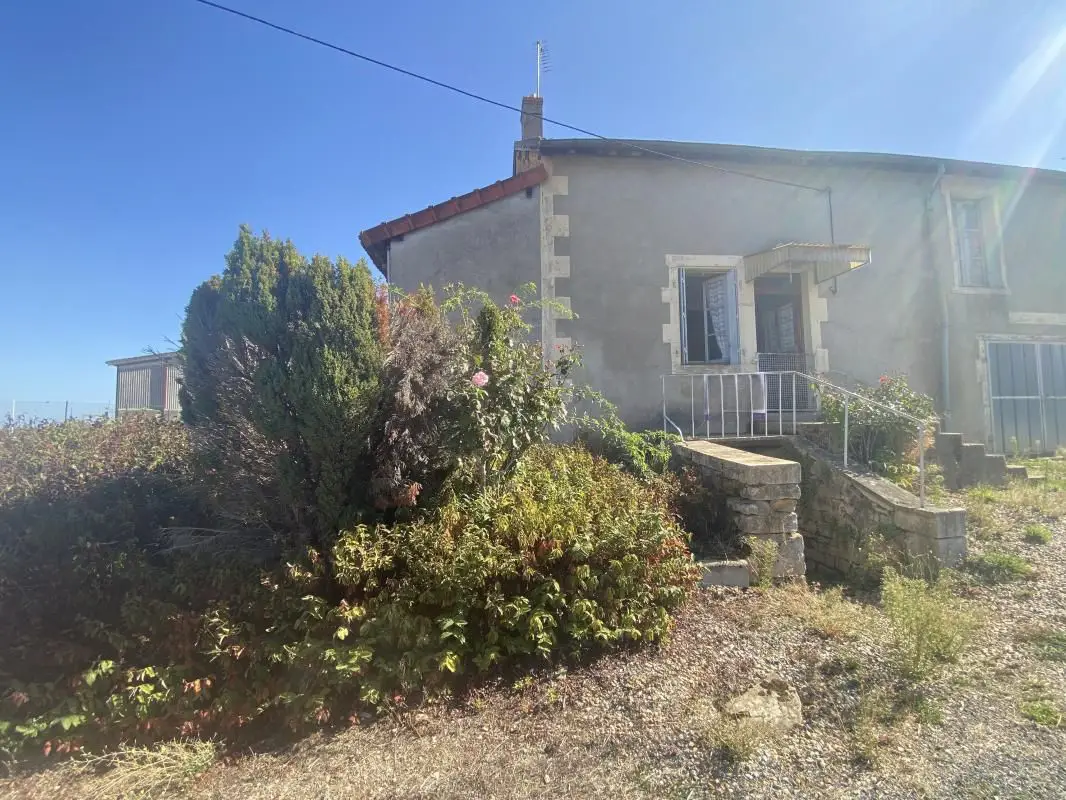 House for sale in Montaron — 1 bedroom, 60 m²