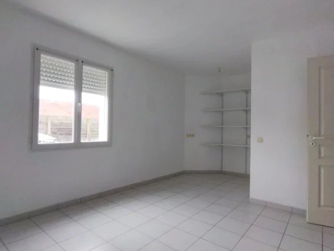 Pmr House with 2 Bedrooms, 104 m² in the Centre of Dompierre photo 4