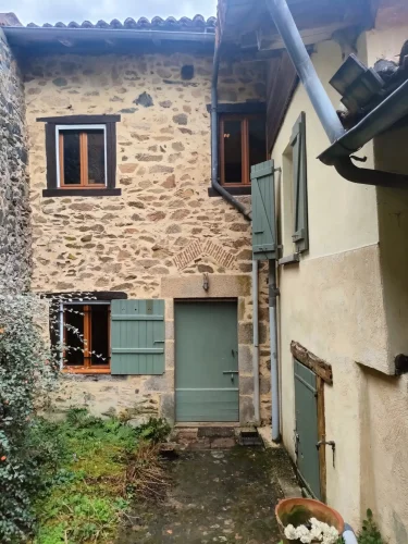 Cosy 3-Bed Village House with Private Garden and Views, Saint-Laurent-Sur-Gorre photo 2