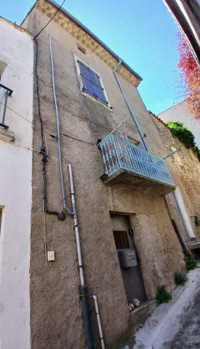 Charming Fully Renovated Village House with 2 Bedrooms and Delightful Private Patio. photo 2