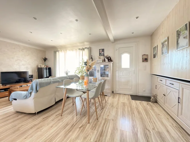 Superb Renovated Single-Storey Home with Enclosed Garden and Large Basement, Close to Ruffec photo 4