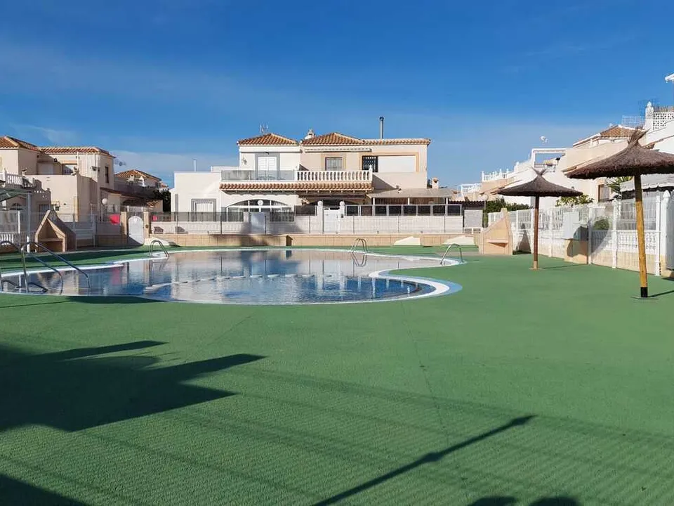 Homes Overseas photo 2