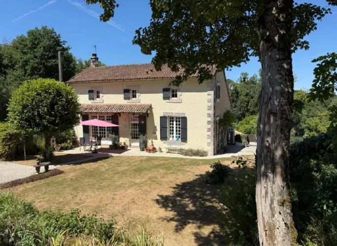 3 Bed House for Sale in Civray photo 2