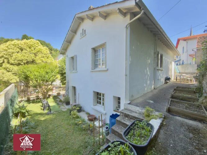 House with Large Garage, Terraces and Garden. photo 5