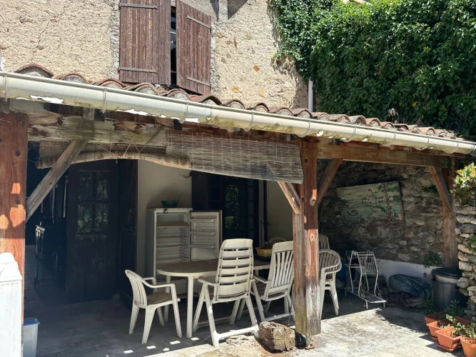 4 Bed House for Sale in Montgaillard
