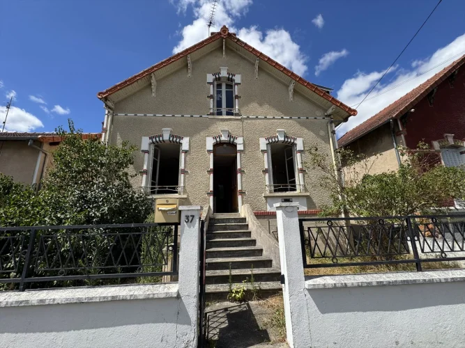 Charming 1930s House with Plenty of Potential