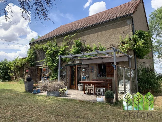 3/4-Bedroom Country House with Outbuildings, Fruit Trees & Fully Furnished