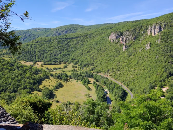 Breathtaking Views of the Entire Valley. Stone House with 3 Terraces Located in a Hamlet. No Overlooking Views