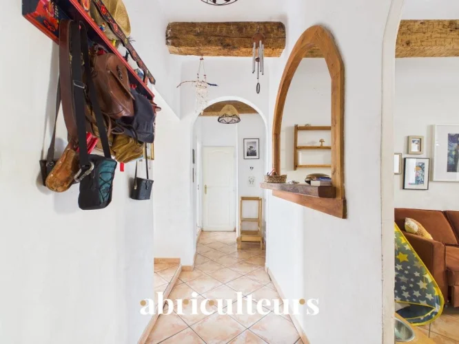 Charming 3-Room Apartment of 65 m² – Open View – 40 m² Vaulted Cellar – Heart of Callian photo 5