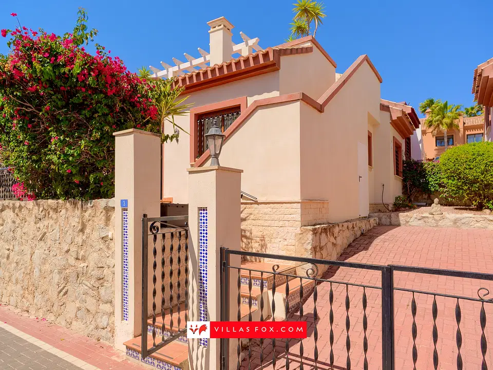 Villa in San Miguel De Salinas, Alicante province
