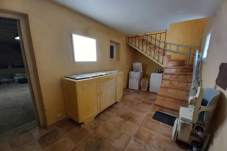 House for Sale, 4 Rooms photo 2