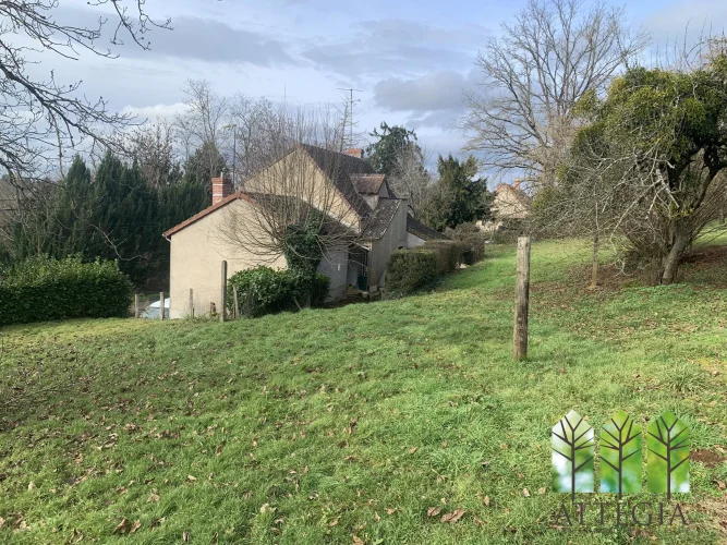 Charming 2-Bedroom Town House with Enclosed Garden, Cellar & Garage — la Châtre (36400) photo 2
