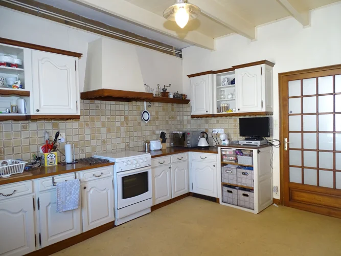 Finistere. A Large 4-Bedroom Property for Sale, Situated in the Village of Collorec photo 5