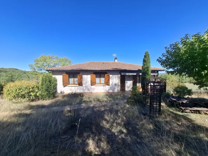 Pleasant, Well-Maintained House on Approximately 3000 m² of Land