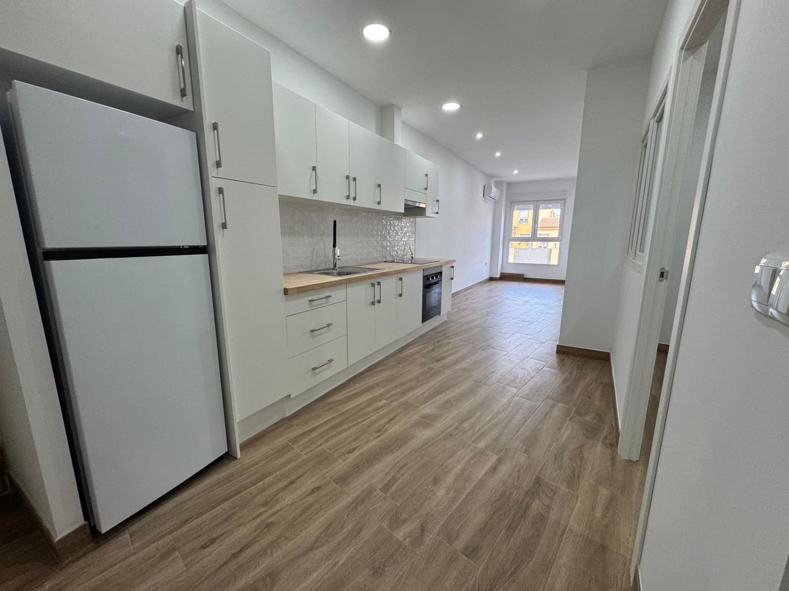 Apartment for sale in Centro, Torrevieja, Alicante photo 2