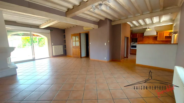 Village House 165 m² with Terrace in the Town Center