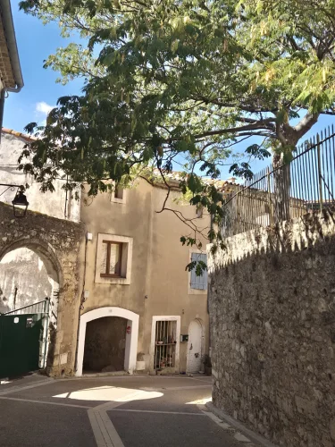 Charming Apartment Offering 75 M2 of Living Space and a Lovely Terrace with Unobstructed Views in a Pleasant and Authent… photo 2